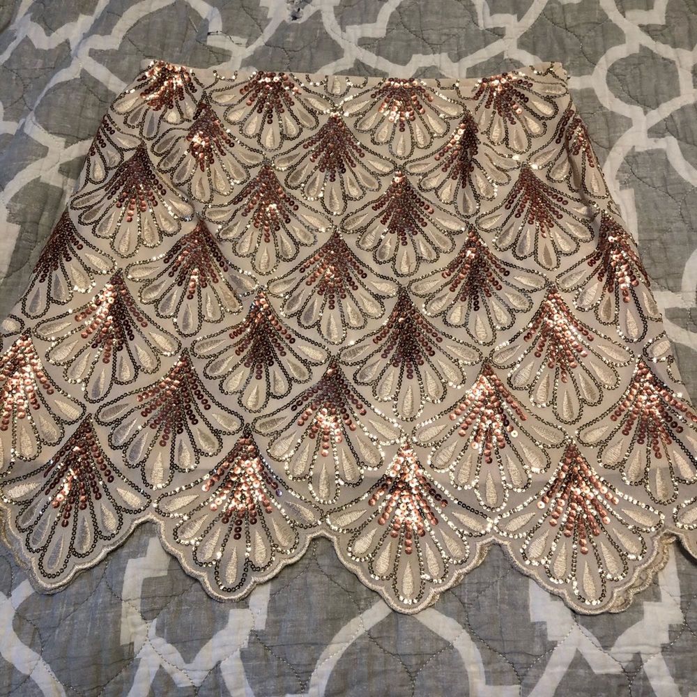 Beige and gold sequin mini-skirt